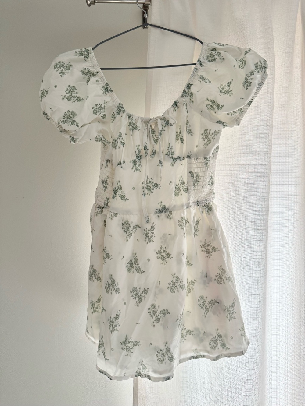 Women's White Floral Puff-Sleeve Top — Green Print
